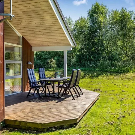 Thorketil - 1-1km From The Sea By Interhome